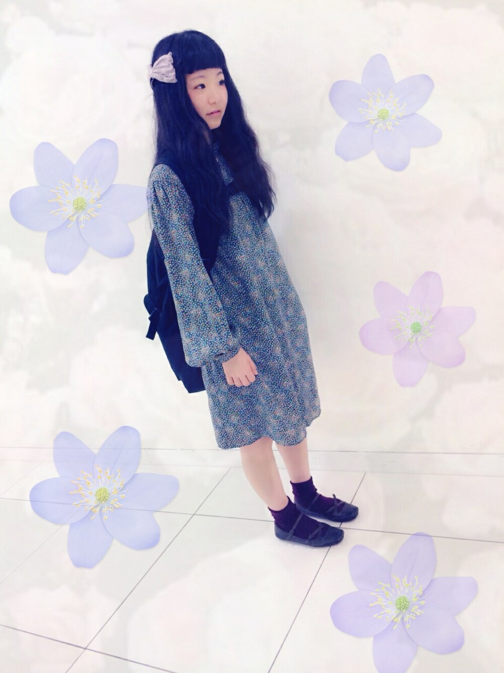「古着、黒リュック、古着ワンピース、リボンバレッタ」｜「リボンバレッタ（バレッタ/ヘアクリップ、ゴールド系）」を使った、だにえるさん（レディース・149cm）の夏コーディネートの1枚目の写真