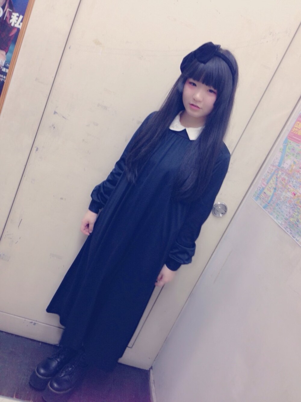 「ロングワンピース、ワンピース、黒、黒髪」｜「SPINNSの厚底（その他シューズ、ブラック系）」を使った、だにえるさん（レディース・149cm）の冬コーディネートの1枚目の写真