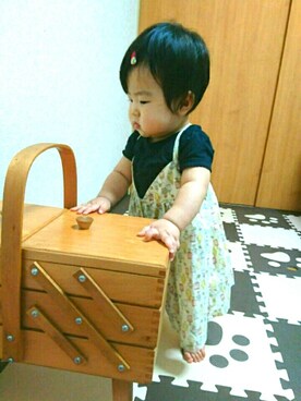 「yellow」｜「アイテム（サロペット/オーバーオール）」を使った、いちかさん（キッズ・70cm）の秋コーディネート