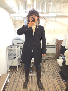 「Calvin Klein（カルバン・クライン）のアイテム（チェスターコート）」を使った、オカザキジョーさん（メンズ・174cm）の冬コーディネート