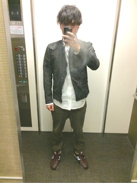 「soe shirts（ソーイシャツ）のアイテム（トップス）」を使った、オカザキジョーさん（メンズ・174cm）の春コーディネート