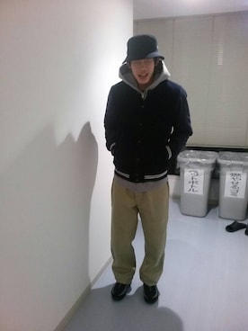 「BEAMS（ビームス）のアイテム（スタジャン）」を使った、くろさわさん（メンズ・174cm）の冬コーディネート