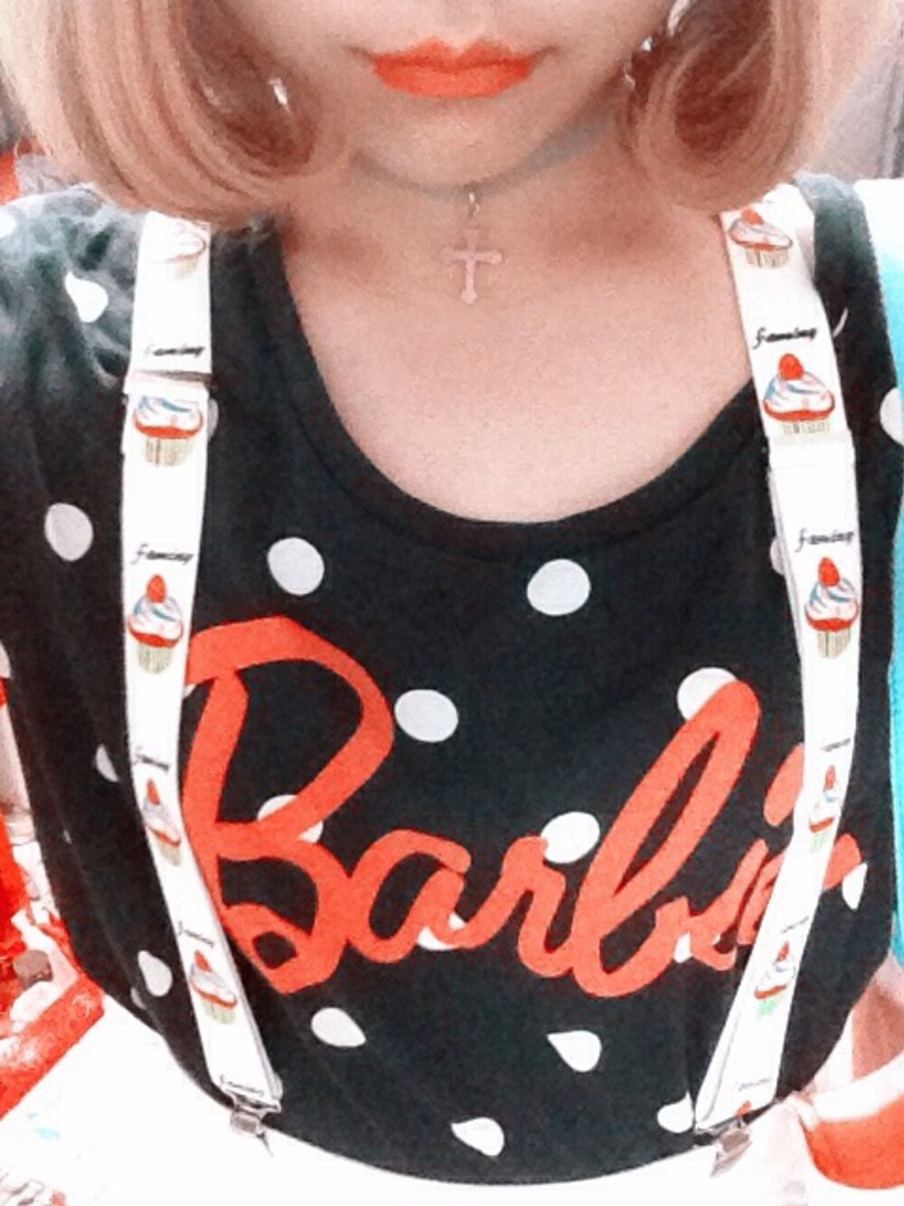 「原宿系、barbie、サスペンダー、チョーカー、ロリポップ、カラーリップ、派手」｜「UNIQLOのアイテム（Tシャツ/カットソー、ブラック系）」を使った、yuniさん（レディース・163cm）の夏コーディネートの1枚目の写真
