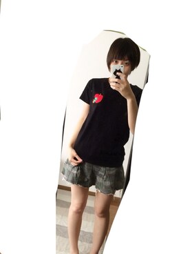「Design Tshirts Store graniph（デザイン　ティーシャツ　ストア　グラニフ）のアイテム（Tシャツ/カットソー、ブラック系）」を使った、秋帆さん（レディース・153cm）の秋コーディネート