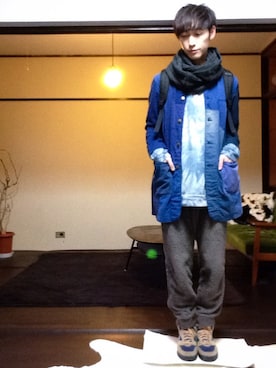 「スウェットパーカー」｜「アイテム（ステンカラーコート）」を使った、Dyeさん（メンズ・175cm）の冬コーディネート