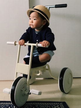 「UNIQLO（ユニクロ）のアイテム（カーディガン/ボレロ、ブルー系）」を使った、ami_nさん（キッズ・70cm）の春コーディネート