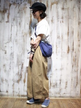 「アイテム（メッセンジャーバッグ、ブルー系）」を使った、岛石小川さん（レディース・158cm）の夏コーディネート