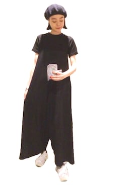 「全身黒」｜「アイテム（つなぎ/オールインワン）」を使った、Kanocoさん（レディース・170cm）の秋コーディネート