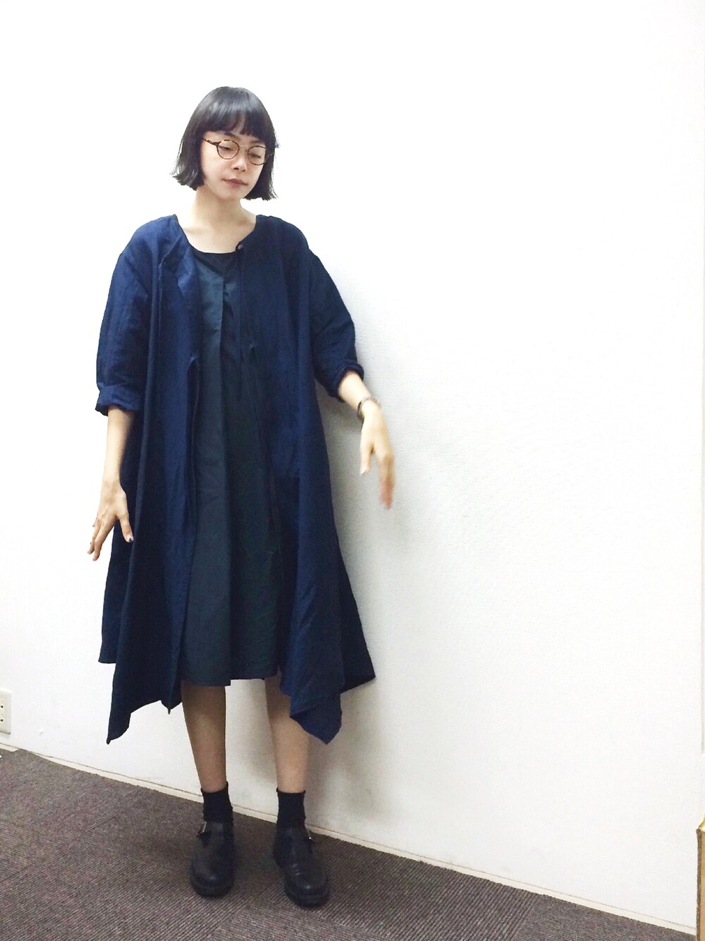 「ADIEU TRISTESSE LOISIR、展示会、オーダー、秋のコーデ、ネイビー、ワントーンコーデ、ADIEU TRISTESSE、紺、革靴」｜「FREAK'S STOREのKLEMAN/クレマン　DAISY                           （モカシン/デッキシューズ、ブラック系）」を使った、Kanocoさん（レディース・170cm）の秋コーディネートの1枚目の写真