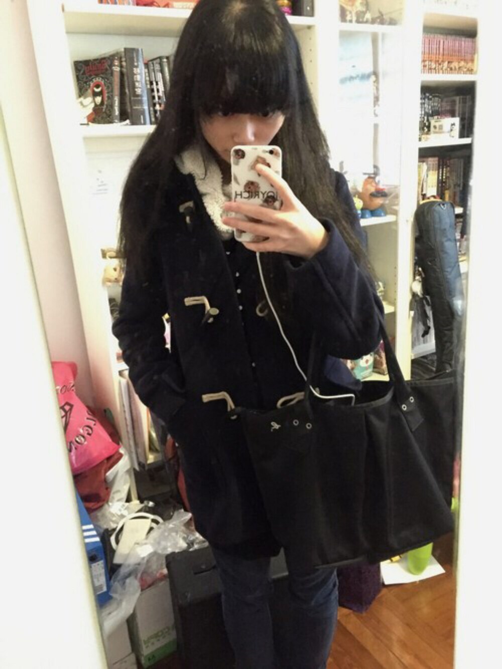 「寒い、コート、UNIQLO、agnes b.、JOYRICH」｜「UNIQLOのアイテム（ダウンジャケット/コート、ブラック系）」を使った、いのりっぴさん（レディース・160cm）の冬コーディネートの1枚目の写真