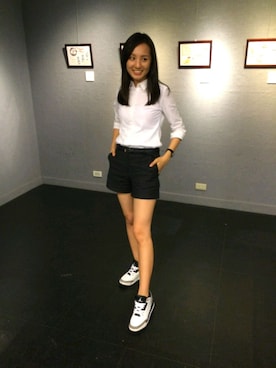 「GAP（ギャップ）のアイテム（スラックス、ブラック系）」を使った、Jing Liangさん（レディース・168cm）の冬コーディネート