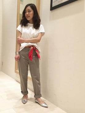 「J'studio（ジェイストゥディオ）のアイテム（パンツ）」を使った、J'STUDIO EDITスタッフさん（レディース・149cm）の春コーディネート