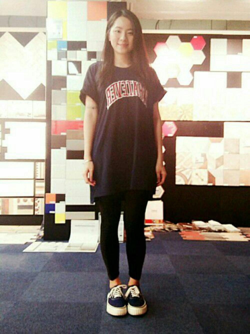 「trif、ootd、Friday!、blue」｜「ZARAのアイテム（タイツ/ストッキング、ブラック系）」を使った、Yukariveraさん（レディース・166cm）の秋コーディネートの1枚目の写真