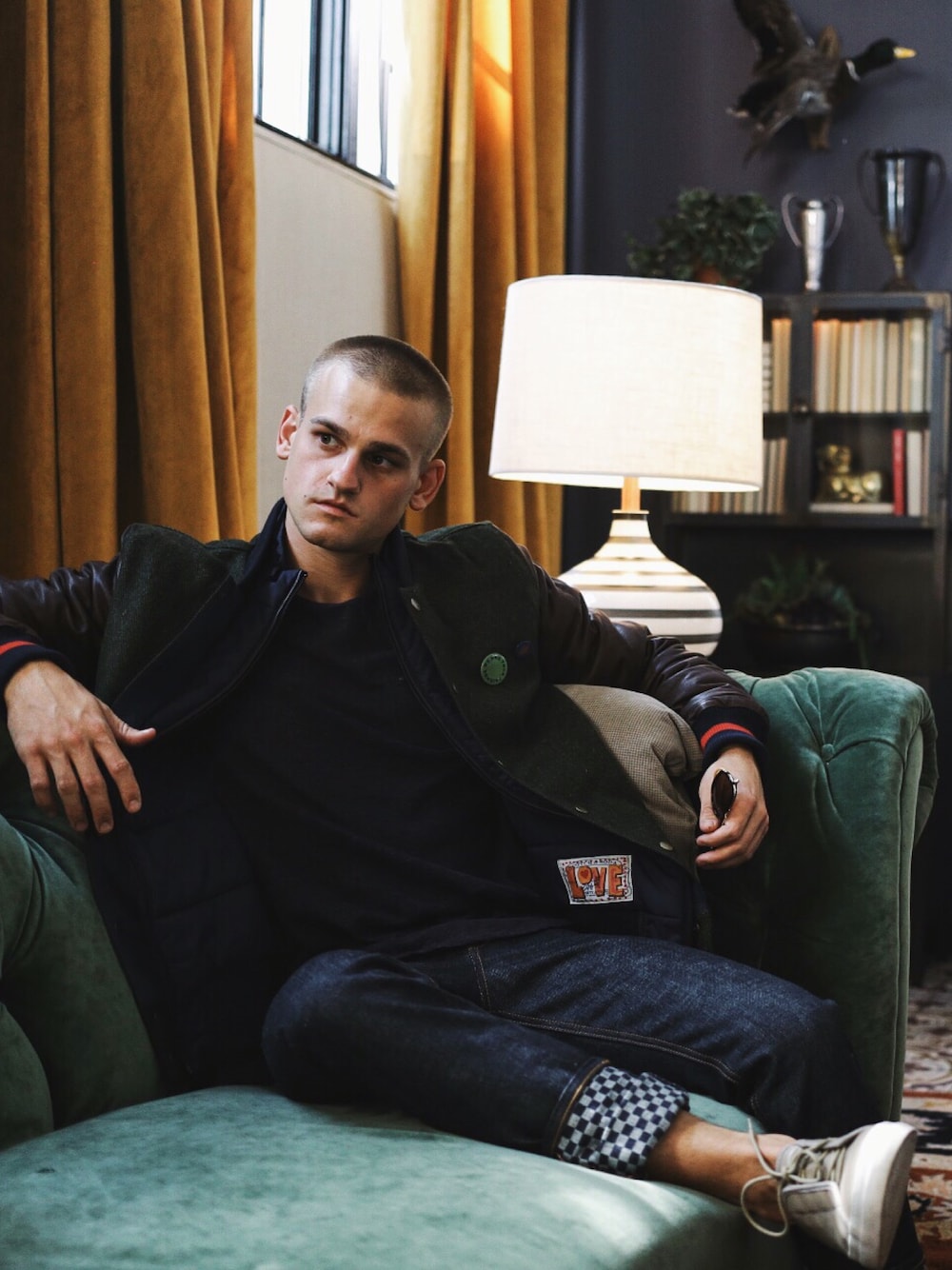「Bomberjackets_TBrand、STYLE、bomberjacket、scotch&soda、everettwilliams、menswear、MENS、ootd、outfit、vintage」｜「SCOTCH & SODAのアイテム（スタジャン、グリーン系）」を使った、everett Williams さん（メンズ・173cm）の秋コーディネートの1枚目の写真