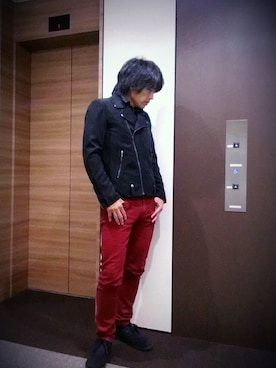 「大阪」｜「アイテム（ライダースジャケット）」を使った、rrrさん（メンズ・172cm）の秋コーディネート