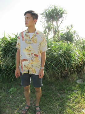 「ALOHA（アロハ）のアイテム」を使った、吳清華さん（メンズ・179cm）の秋コーディネート