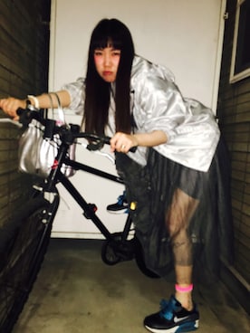 「シルバー」｜「アイテム（ナイロンジャケット）」を使った、amiさん（レディース・163cm）の夏コーディネート