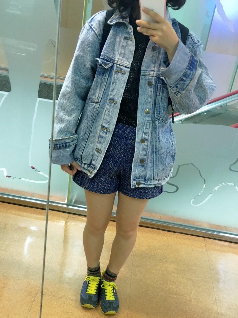 「ビッグGジャン、Gジャン、デニムジャケット、スニーカー、Patrick」｜「GUのアイテム（その他パンツ、ブルー系）」を使った、koasaさん（レディース・152cm）の秋コーディネートの1枚目の写真