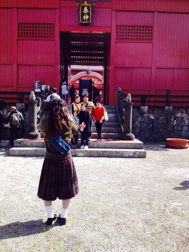 「アイテム（ボディバッグ/ウエストポーチ、ブルー系）」を使った、Louさん（レディース・163cm）の冬コーディネート