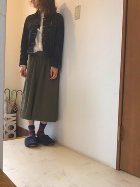 「サテンパンツ」｜「アイテム（デニムジャケット）」を使った、naocoさん（レディース・155cm）の春コーディネート