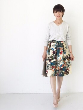 kecoさんの「鮮やかな色遣いが印象的なボタニカル柄プリントのほめられふんわりスカート 　　　」を使ったコーディネート