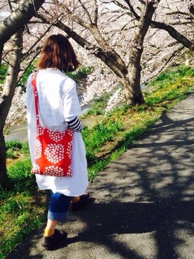 レッド系のアイテムを使った お花見デート の人気ファッションコーディネート Wear