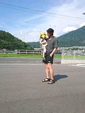 「soe（ソーイ）のアイテム（トップス）」を使った、Yusuke Tanakaさん（メンズ・173cm）の夏コーディネート