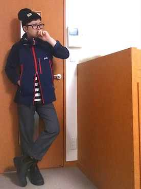 「アイテム（マウンテンパーカー、ブルー系）」を使った、和也さん（メンズ・160cm）の秋コーディネート