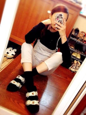 「ルーズソックス」｜「アイテム（サロペット/オーバーオール）」を使った、TSUNさん（レディース・162cm）の秋コーディネート