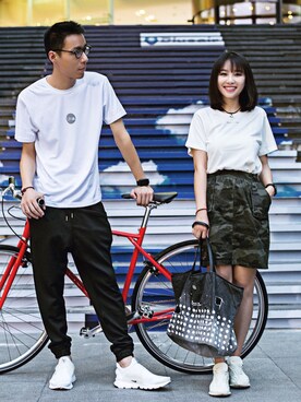 「DENIM BY VANQUISH & FRAGMENT（デニムバイヴァンキッシュフラグメント）のアイテム（バッグ）」を使った、彤彤金さん（レディース・165cm）の夏コーディネート