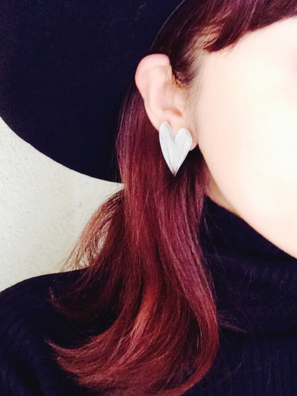 「ﾊﾝﾄﾞﾒｲﾄﾞｱｸｾｻﾘｰ、ピアス、イヤリング、黒、シルバー、ZARA」｜「Cheekのアイテム（ピアス（両耳用）、シルバー系）」を使った、AI HARADAさん（レディース・164cm）の秋コーディネートの1枚目の写真