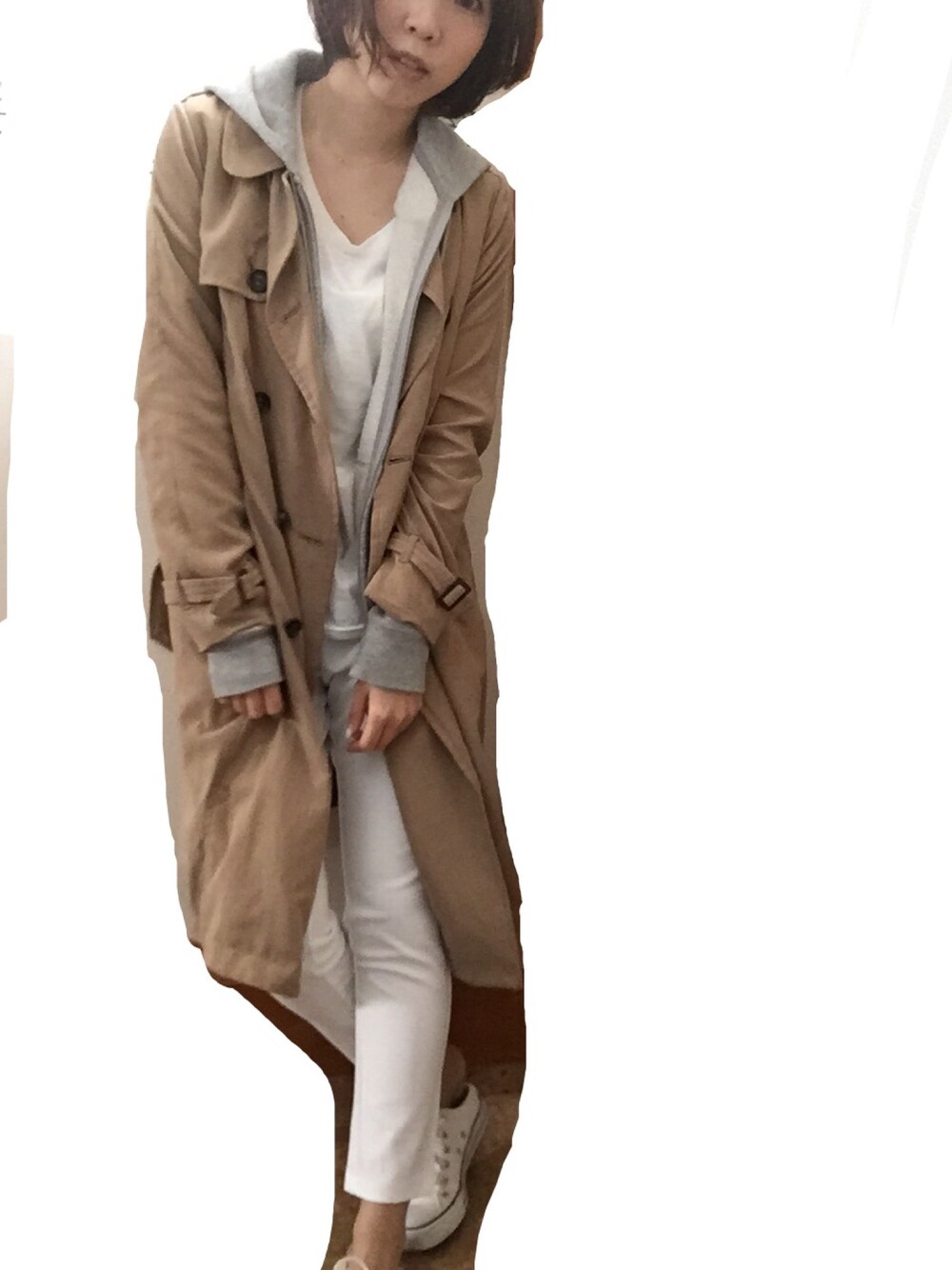 「fifth、dholic、コンバース、オールホワイト、ユニクロ、UNIQLO」｜「OLIVE des OLIVEのアイテム（トレンチコート、ベージュ系）」を使った、yukaさん（レディース・162cm）の春コーディネートの1枚目の写真