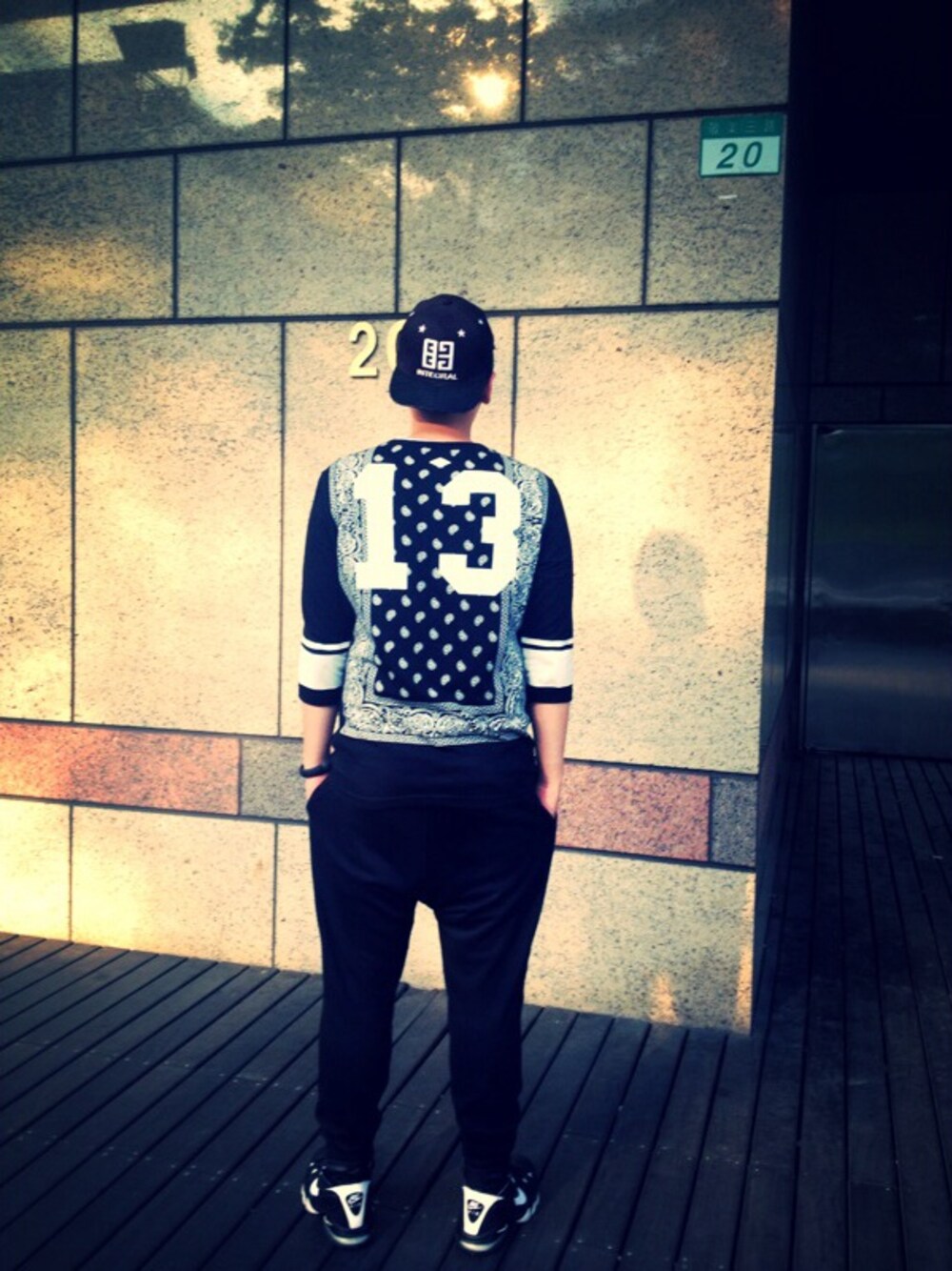 「black、NIKE、Taiwan、snapback、stereovinyls、black and white、TAIPEI、integral03」｜「StereoのStereo Vinyls（その他パンツ、ブラック系）」を使った、Tofuさん（メンズ・175cm）の夏コーディネートの1枚目の写真