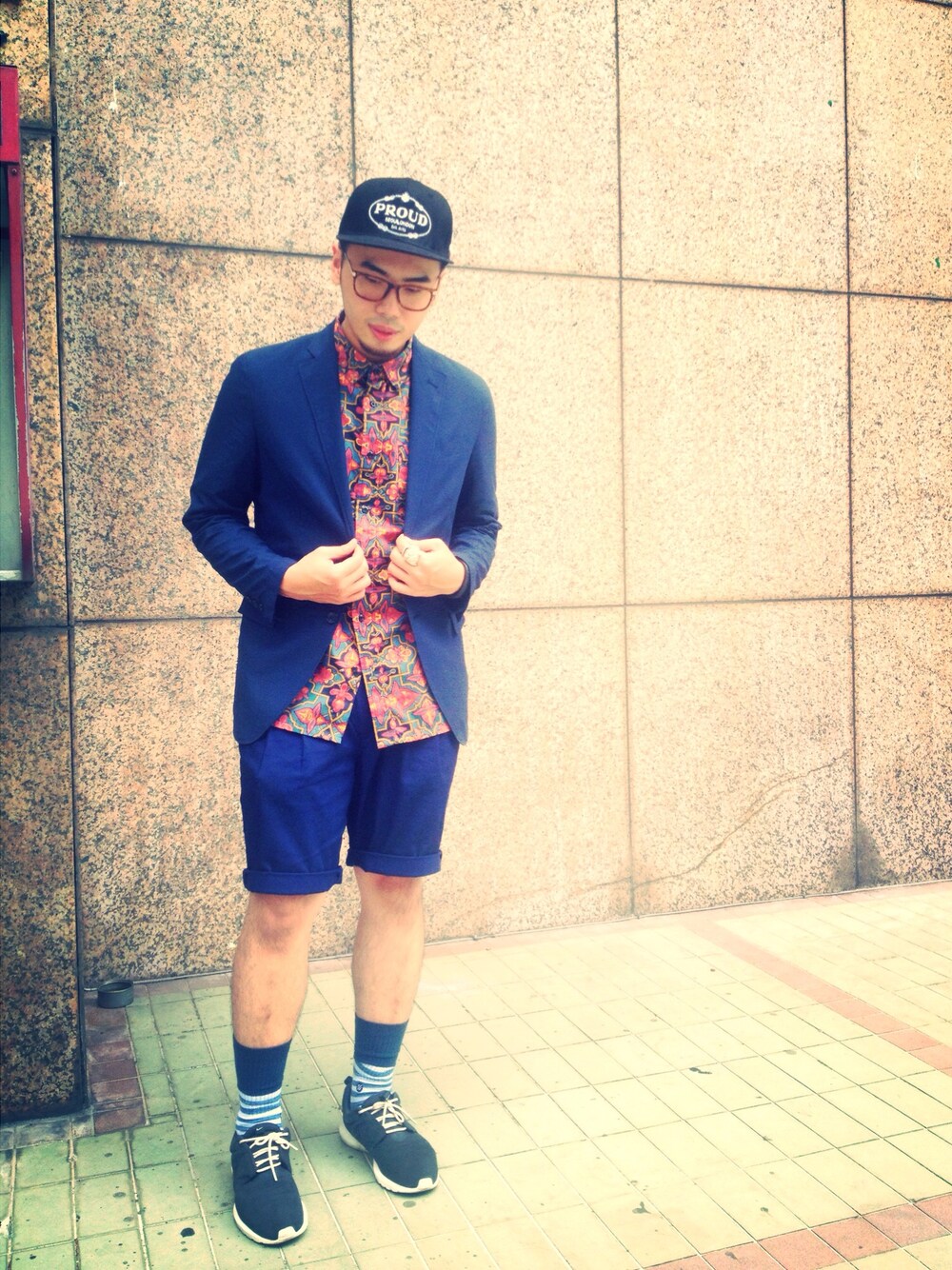 「10deep、wisdom、stereovinyls、NIKE、ROSHERUN、stance socks、RING、TAIPEI、snapback」｜「UNIQLOのアイテム（テーラードジャケット、ブルー系）」を使った、Tofuさん（メンズ・175cm）の夏コーディネートの1枚目の写真