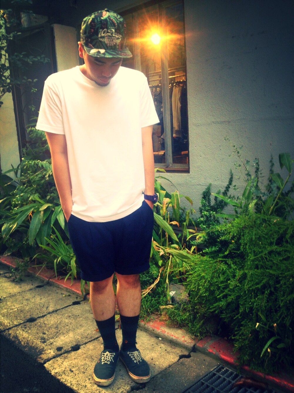 「10deep、snapback、wisdom、stance socks、VANS」｜「wisdomのアイテム（その他パンツ、ブルー系）」を使った、Tofuさん（メンズ・175cm）の夏コーディネートの1枚目の写真