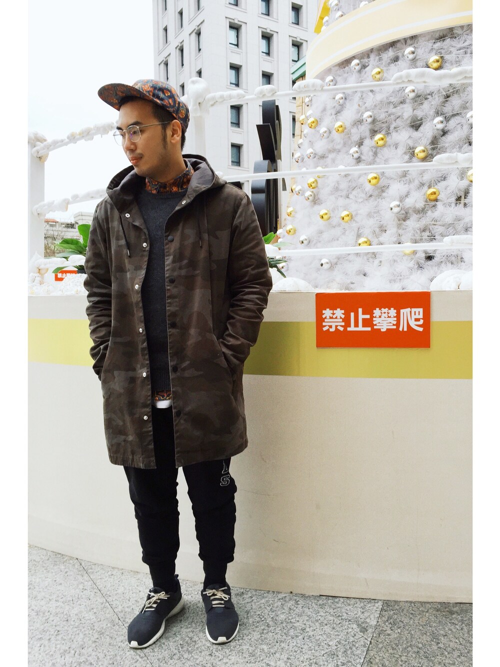 「10deep、H&M、NIKE、ROSHERUN、TAIPEI、Taiwan、CAP」｜「10Deepのアイテム（キャップ、その他）」を使った、Tofuさん（メンズ・175cm）の春コーディネートの1枚目の写真