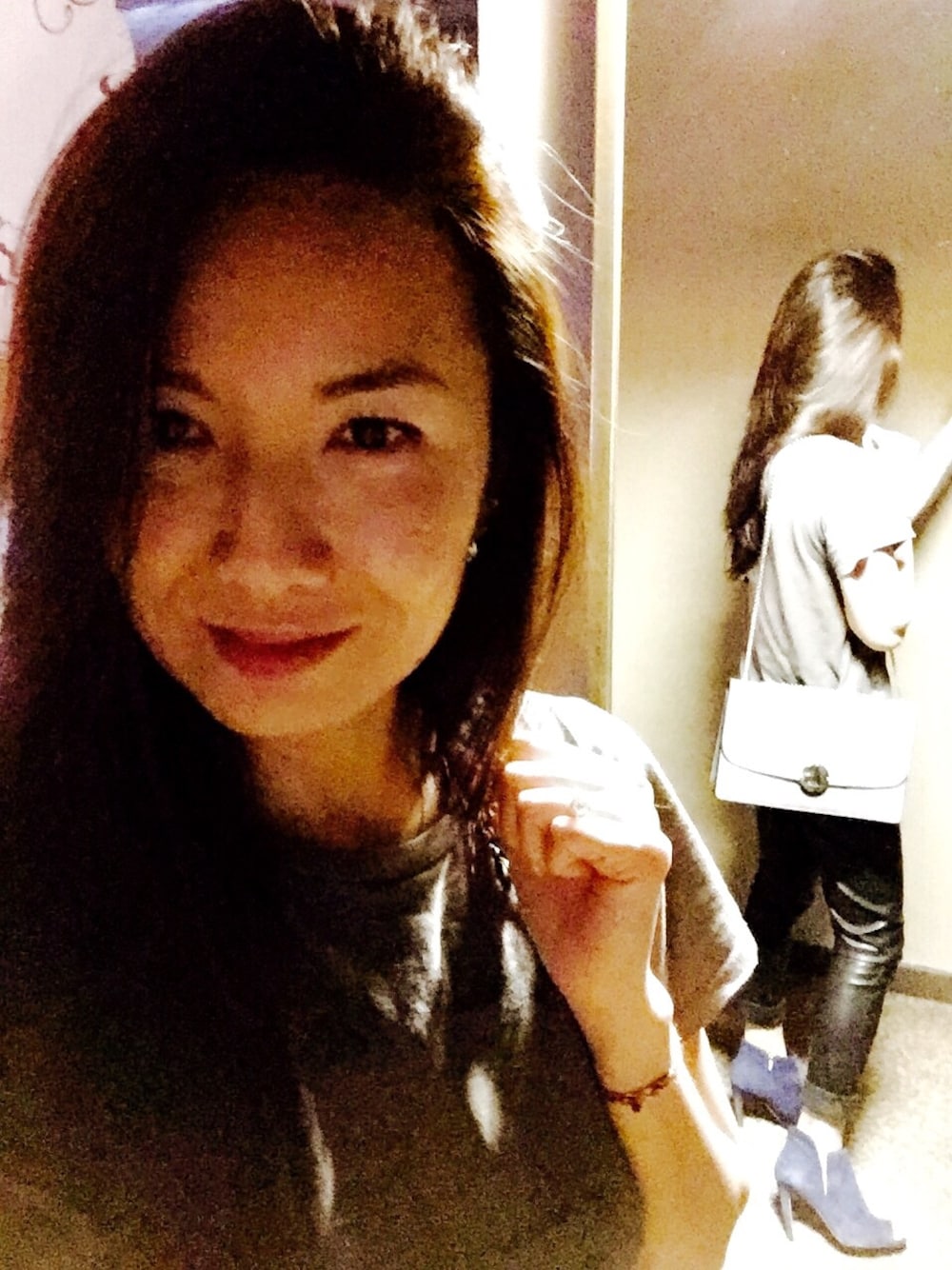 「MARC JACOBS、blue、grey、Trouble、NYC、ootd」｜「ZARAのアイテム（Tシャツ/カットソー、グレー系）」を使った、Susan Chenさん（レディース・162cm）の冬コーディネートの1枚目の写真