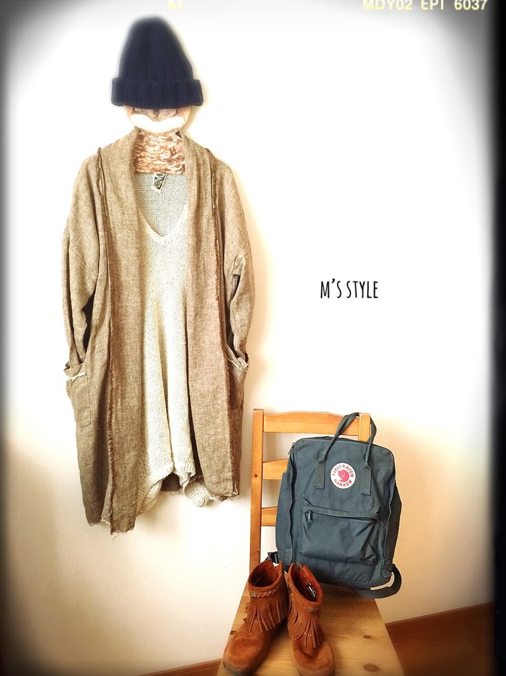 「ニット帽、ニットワンピース、ツイードジャケット、ホワイトニット、niko and ...」｜「Minnetonkaの[ミネトンカ]MINNETONKA HI TOP ブーツ（ブーツ、ブラウン系）」を使った、▲▽ みんと △▼さん（レディース・160cm）の秋コーディネートの1枚目の写真