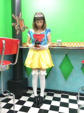 「WEGO（ウィゴー）のWEGO/ポインテッドシューズ（ドレスシューズ、ブラック系）」を使った、松本鈴香さん（レディース・153cm）の秋コーディネート