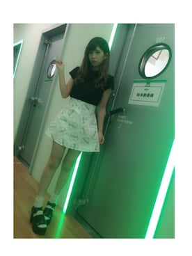 「MORPH8NE（モルフィン）のアイテム（スカート、ホワイト系）」を使った、松本鈴香さん（レディース・153cm）の夏コーディネート