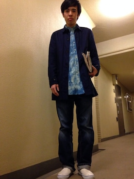 「アイテム（ステンカラーコート）」を使った、遠藤嘉雅さん（メンズ・177cm・10代）の秋コーディネート