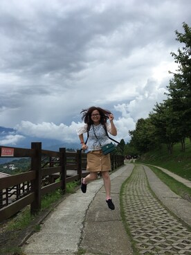 「blue」｜「アイテム（チュニック）」を使った、Kristy Ng さん（レディース・157cm）の夏コーディネート