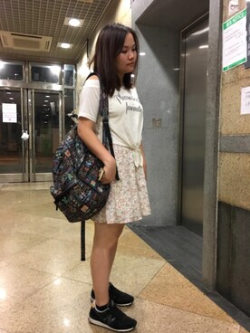 「rough（ラフ）のアイテム（バッグ）」を使った、Kristy Ng さん（レディース・157cm）の秋コーディネート