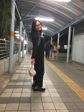 「Switch（スウィッチ）のアイテム」を使った、Kristy Ng さん（レディース・157cm）の秋コーディネート