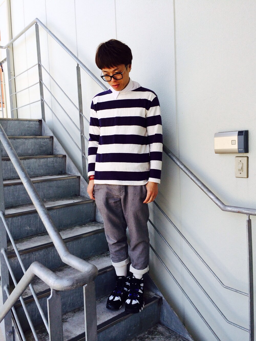 「NIKEのAIRMAX2 CB94
（スニーカー、パープル系）」を使った、Koichi Ono LABOONさん（メンズ・170cm）の春コーディネートの1枚目の写真