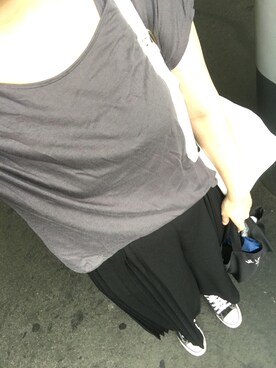 「UNIQLO（ユニクロ）のアイテム（Tシャツ/カットソー、グレー系）」を使った、saochi♡さん（レディース・160cm）の夏コーディネート