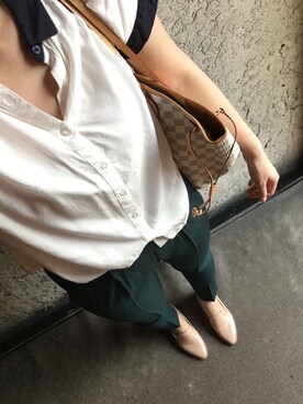 「UNIQLO（ユニクロ）のアイテム（シャツ/ブラウス、ホワイト系）」を使った、saochi♡さん（レディース・160cm）の秋コーディネート