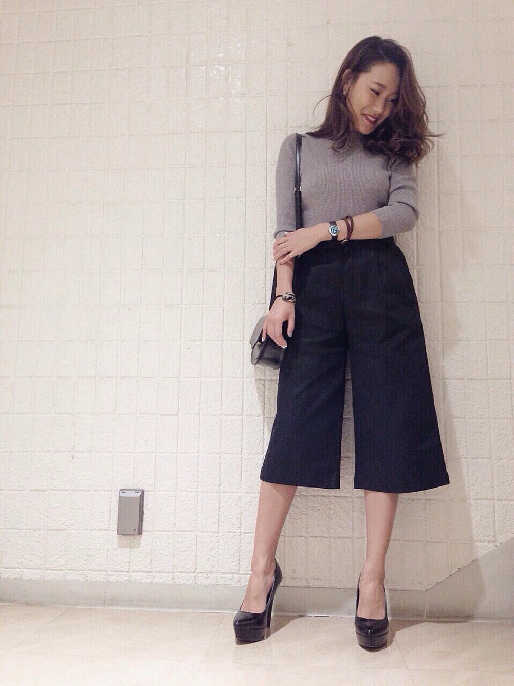 「regalect」｜「Lowkのアイテム（パンツ、ブラック系）」を使った、yuさん（レディース・158cm）の秋コーディネートの1枚目の写真