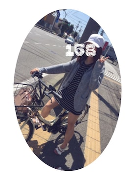 「BEAMS（ビームス）のアイテム（カーディガン/ボレロ、グレー系）」を使った、イロハさん（レディース・155cm）の夏コーディネート
