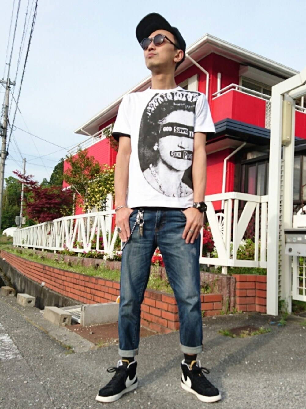 「休日スタイル、ＧＷ、ユニクロ、かぶりもの、グラサン、ウォレットチェーン」｜「NUMBER (N)INEのアイテム（キャップ、ブラック系）」を使った、TAISHIさん（メンズ・176cm）の春コーディネートの1枚目の写真